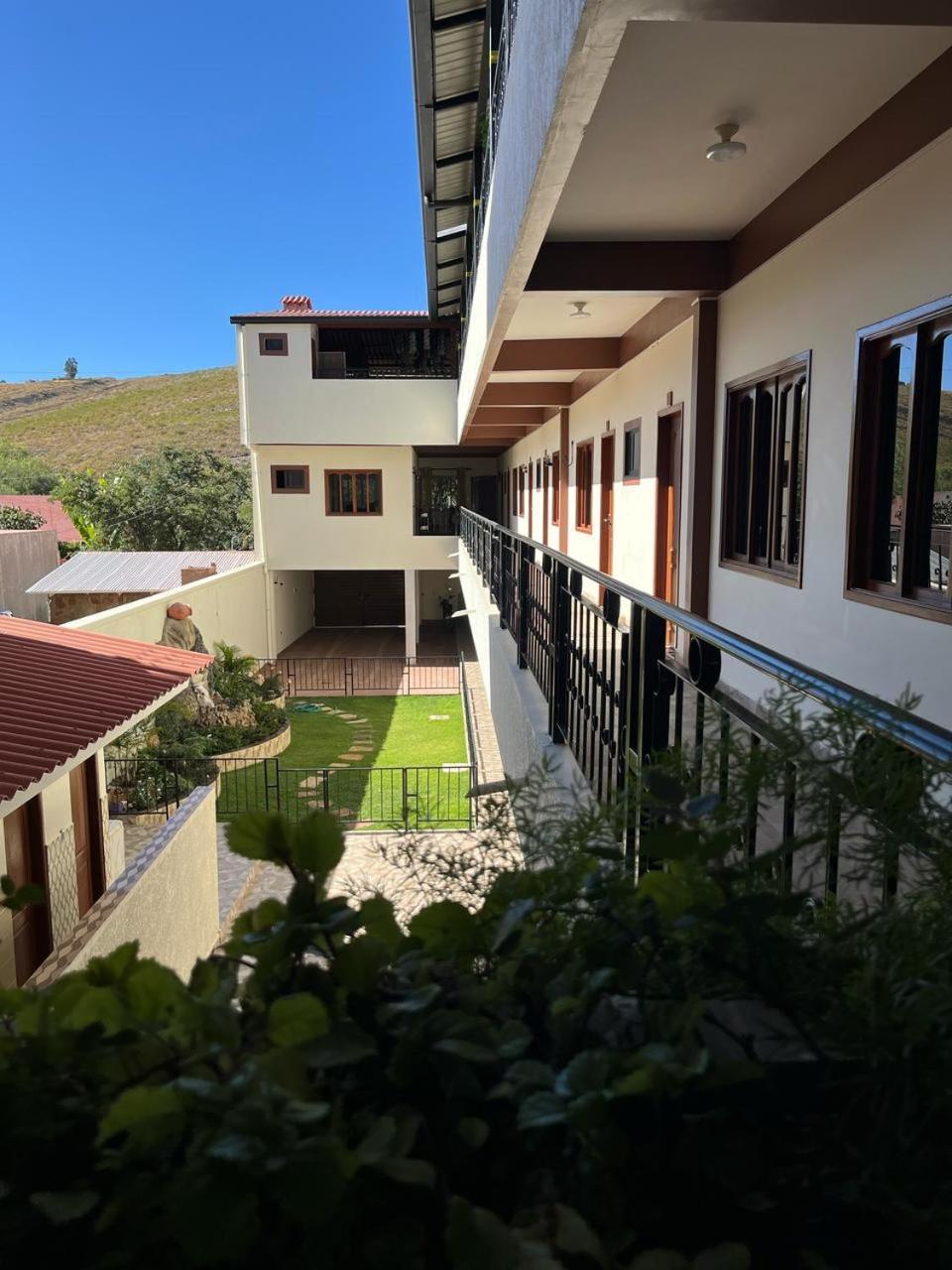 Hostal Dinosaurio Torotoro Exterior foto